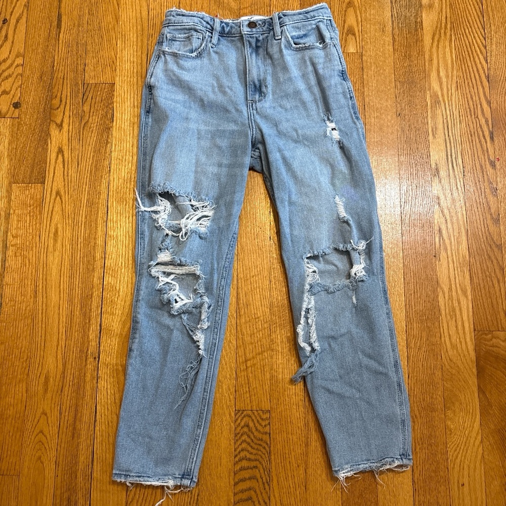 Hollister Light Blue Distressed Curvy High Rise Mom Jeans-Size 1 Short